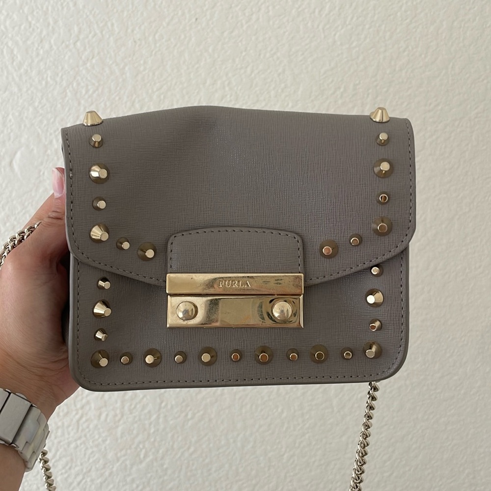 Furls cross body bag